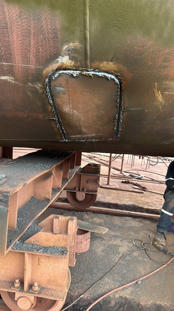 Parche soldado sobre un tanque, con el cordón terminado